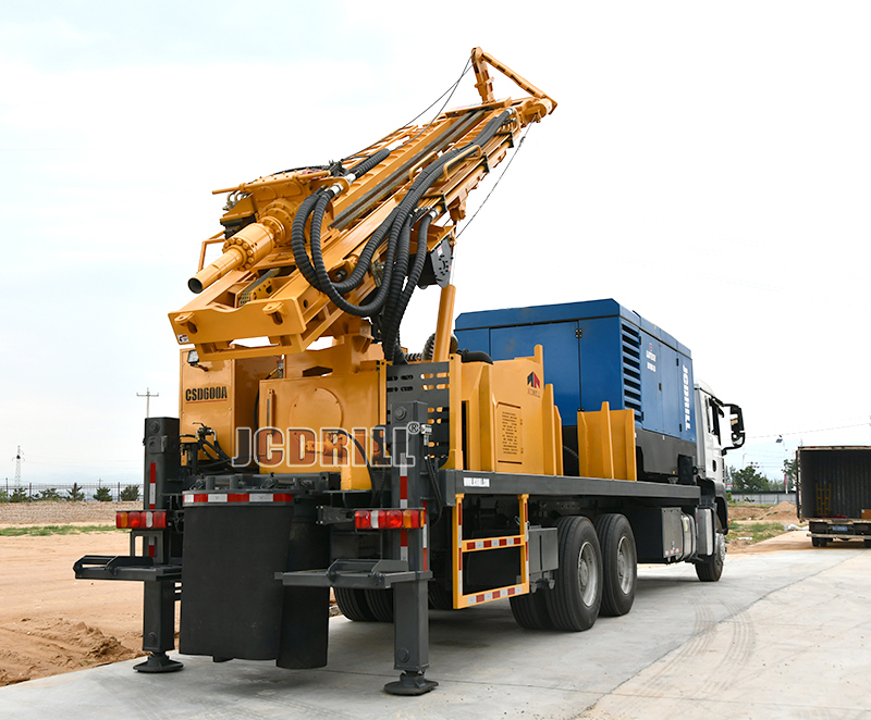 Foreuse rotative hydraulique pneumatique montée sur camion