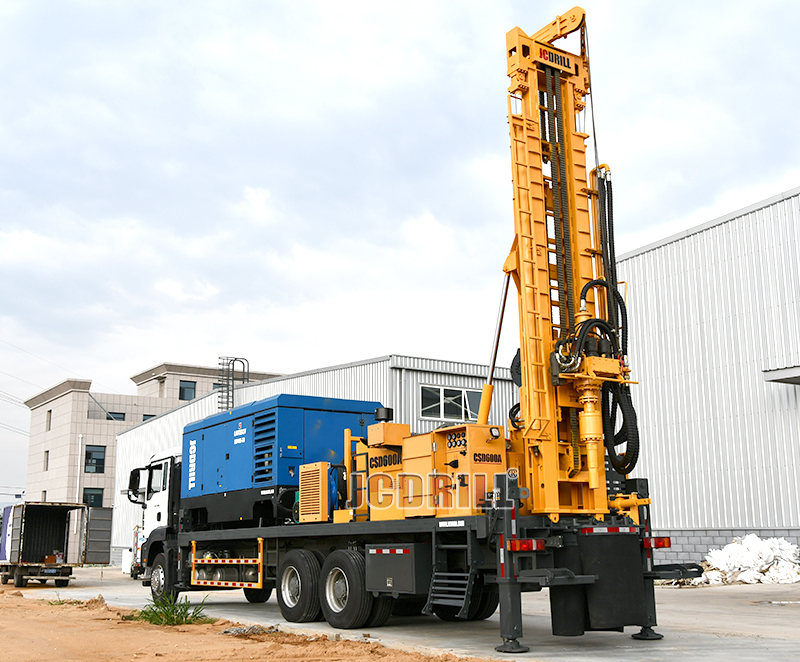 Foreuse rotative hydraulique pneumatique montée sur camion