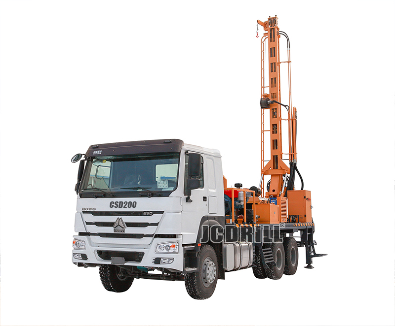 Machine de forage de puits d’eau montée sur camion