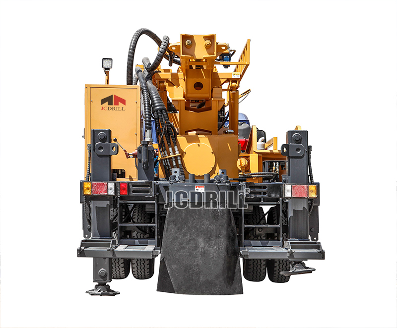 Machine de forage de puits d’eau montée sur camion