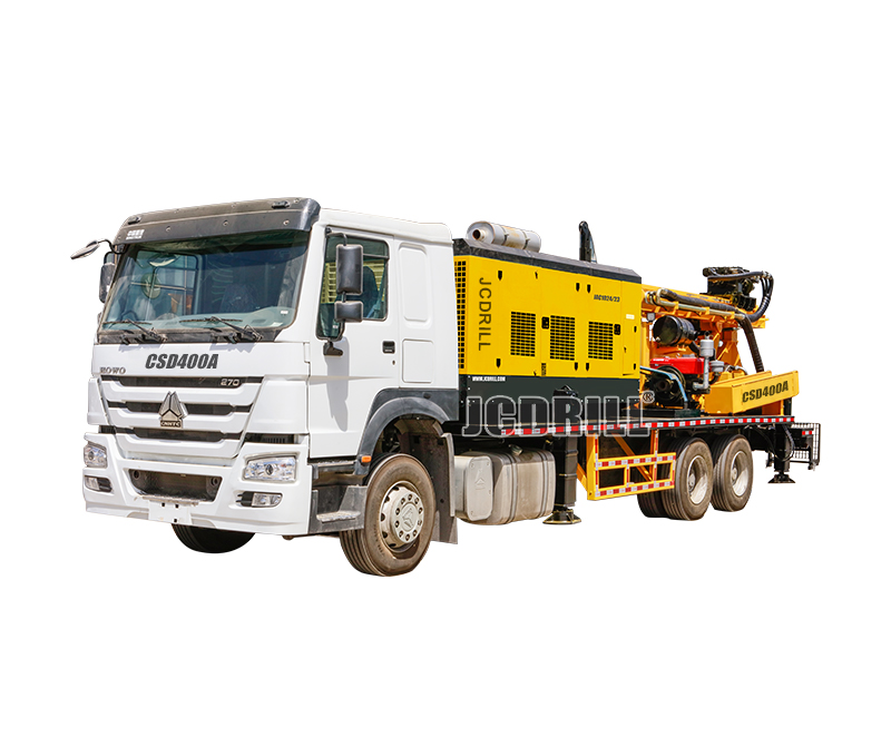 Foreuse de puits d’eau montée sur camion avec compresseur à bord