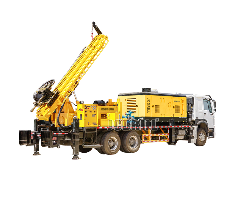 Foreuse de puits d’eau montée sur camion avec compresseur à bord
