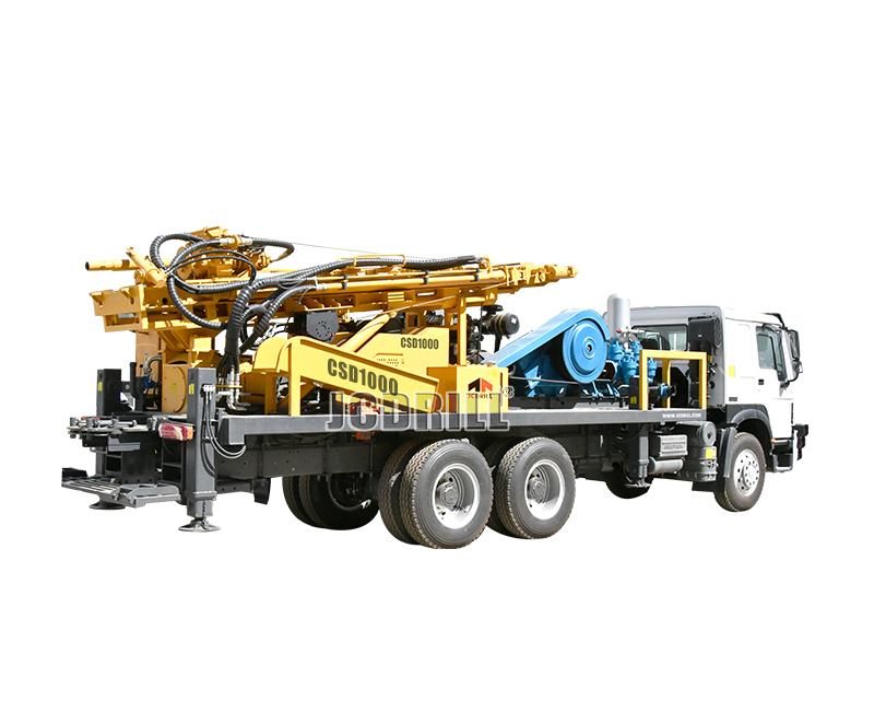 Foreuse hydraulique et pneumatique sur camion pour 1000 m