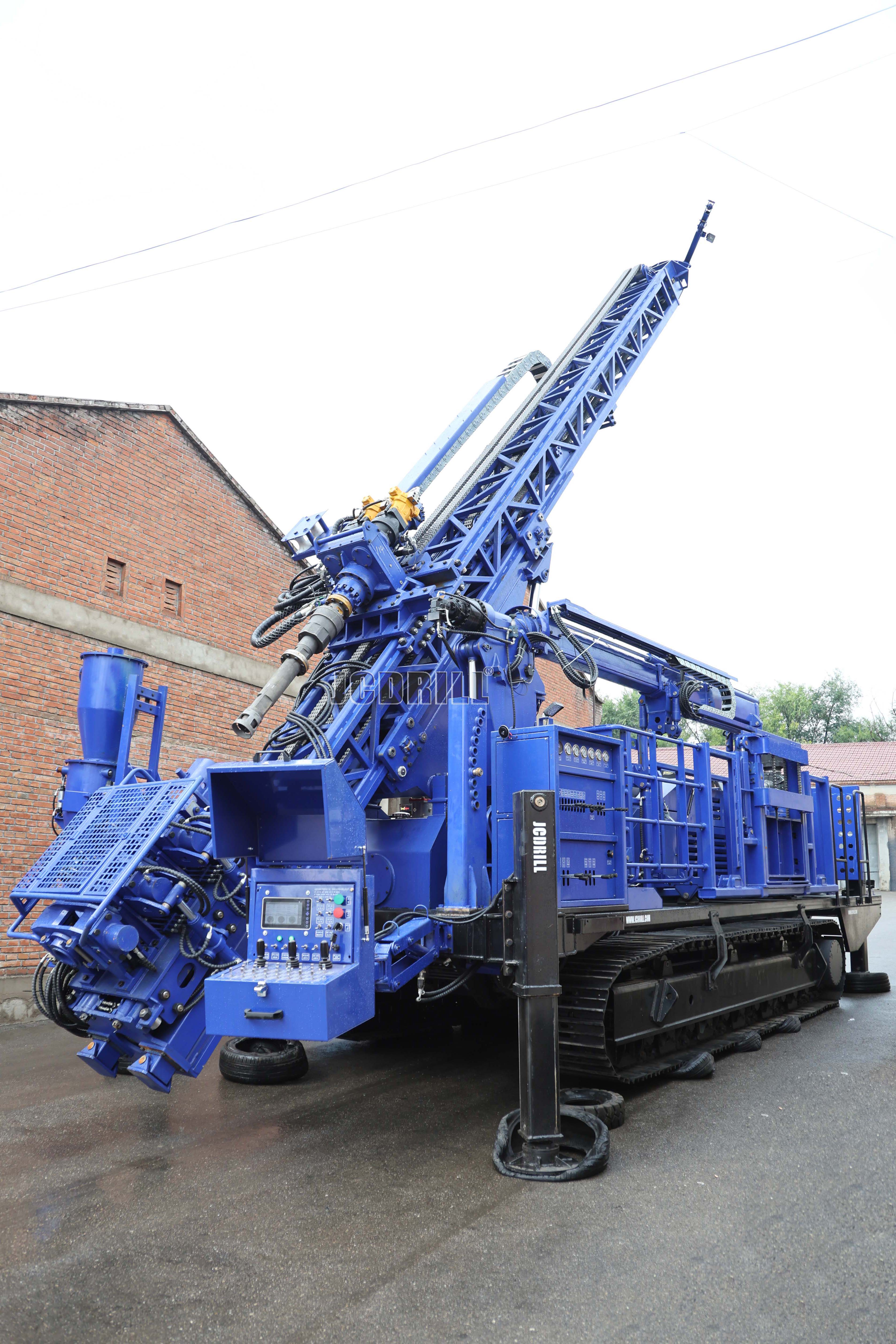 JCDRILL présente le nouveau rig de forage JRC500BA, doté d'une circulation inverse et d'un compresseur d'air intégré, conçu pour une exploration minière hautement efficace.